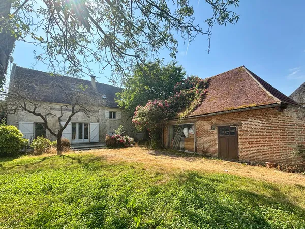 Maison de 117 m² avec jardin et dépendances