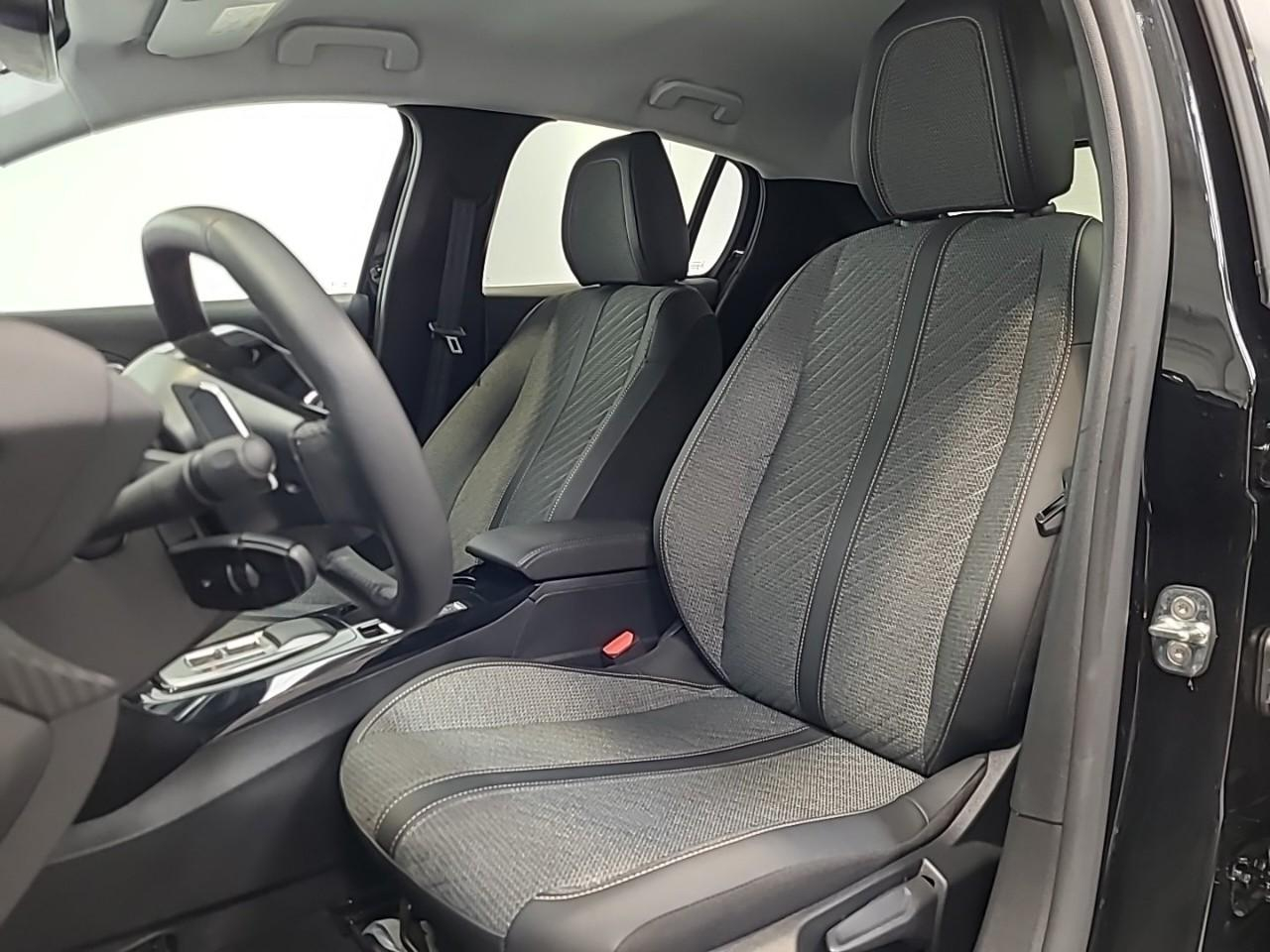 Peugeot 208 hybrid 110 ch e-dcs6 allure — photo 10