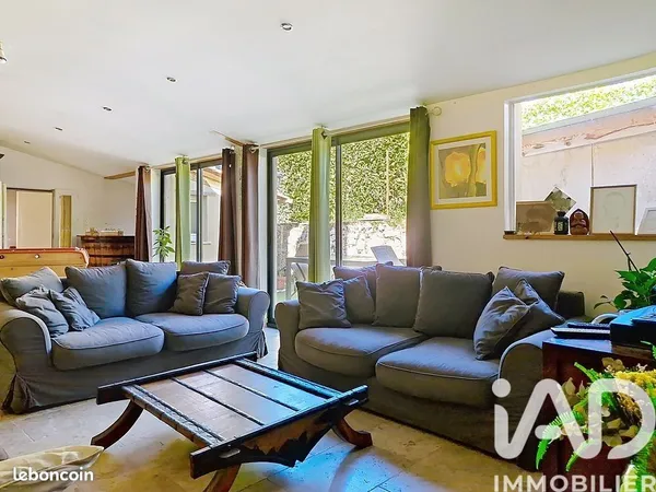 Maison familiale 6 pièces 216 m²