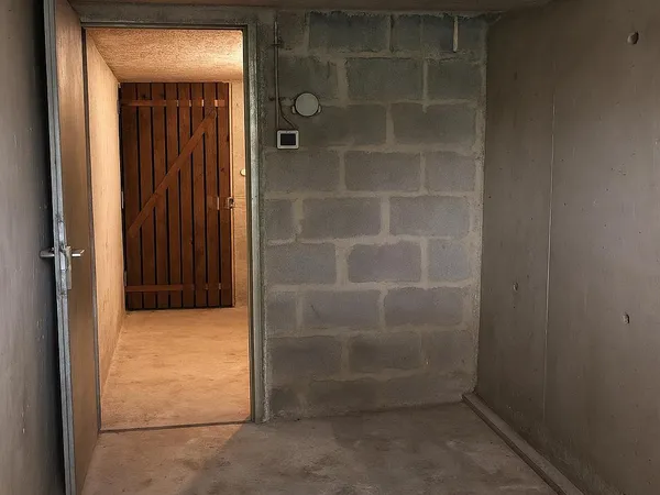 Loue cave 8m²