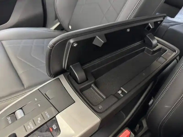 Bmw X1 i xdrive30 — photo 48