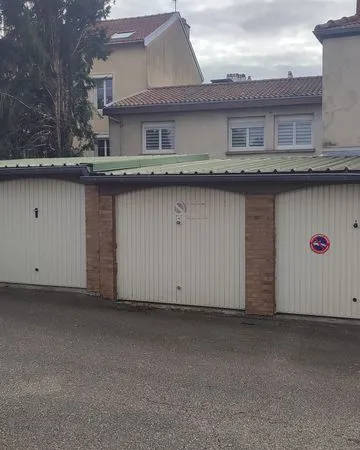 Garage / Box fermé / Parking