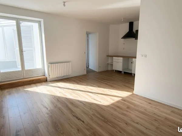 Ensemble immobilier de 2 appartements rénovés + caves — Spécial Investisseur (1 600 /mois)