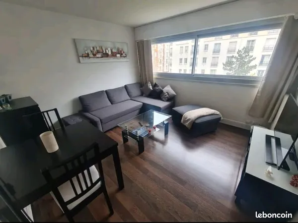 Sur cour 1 pièce Paris - Cambronne - 15e arrondissement (75)