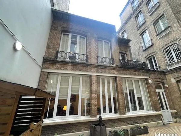 Bureau 130 m²
