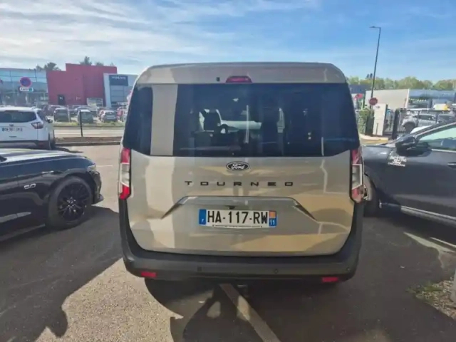 Ford Tourneo Courier 1.0 ecoboost 125ch s&amp;s titanium — photo 4