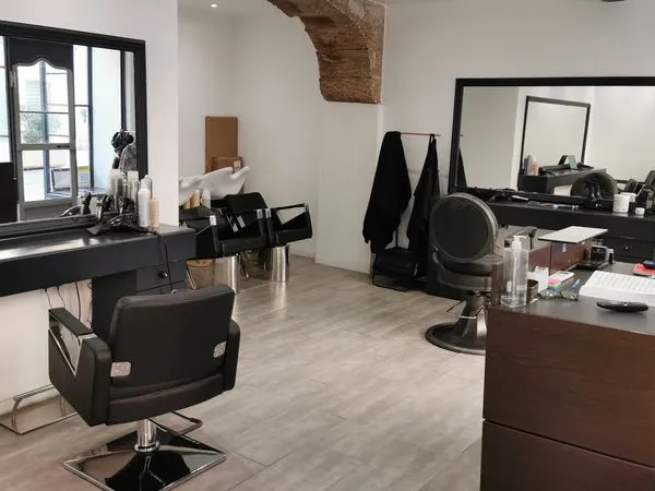 Bail tous commerces- fond de commerce coiffure