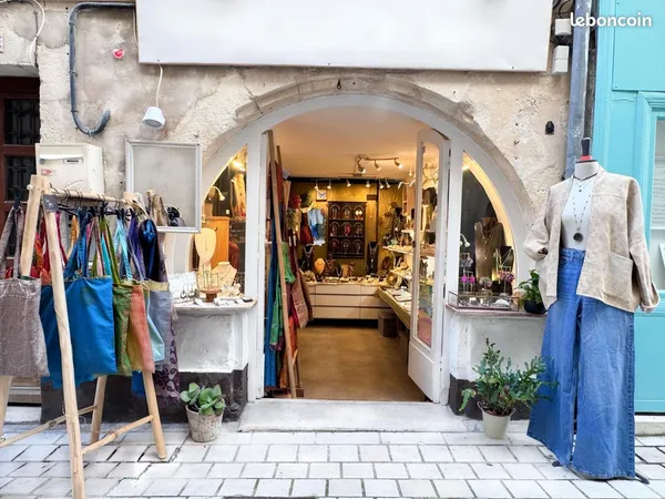 Local commercial 18m carré centre La Rochelle