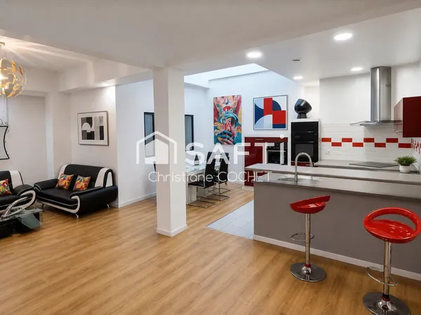 Idéalement situé UN Bel appartement T4 atypique en plein centre de Melun,10mns de la gare à pieds