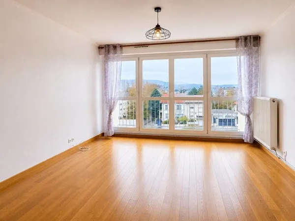 Appartement Nancy 4 pièces 79 m2 / PARKING / BALCON / 3 CHAMBRES