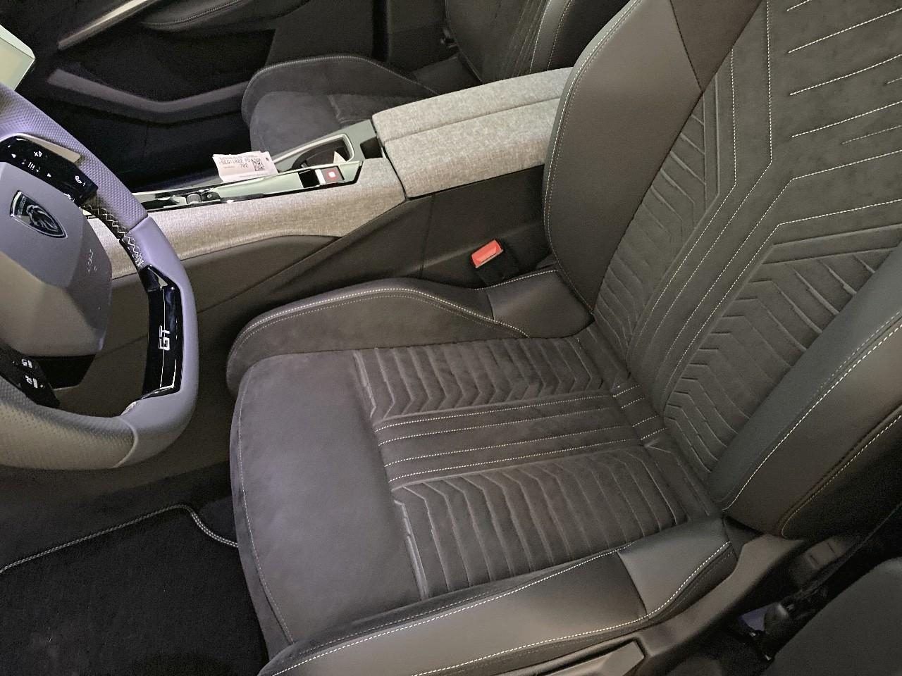 Peugeot 3008 hybrid 145 e-dcs6 gt — photo 9