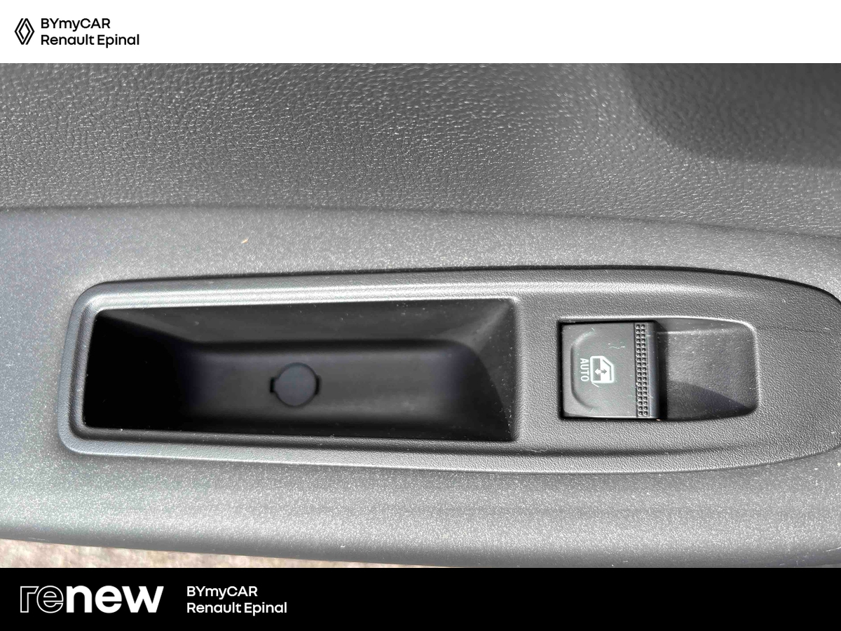 Renault Captur TCe 90 — photo 24