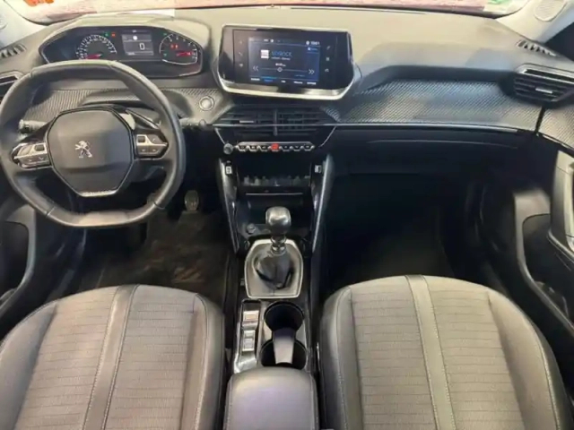 Peugeot 2008 1.2 puretech 100ch s&amp;s allure — photo 8