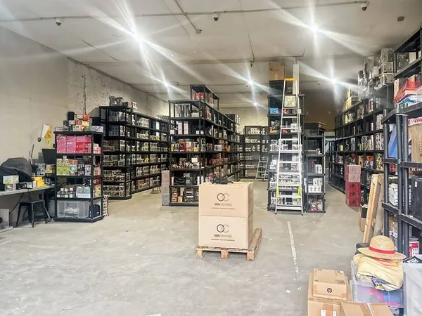Entrepôt 160 m²