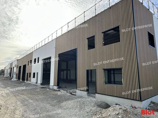 Entrepôt 2 pièces 2630 m²