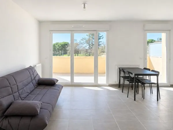 Studio neuf meublé avec terrasse et garage à ORANGE