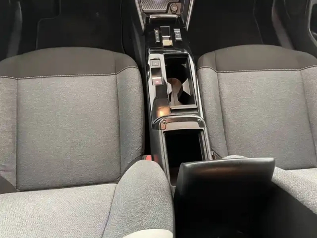 Citroën C4 e- 136 ch automatique — photo 44
