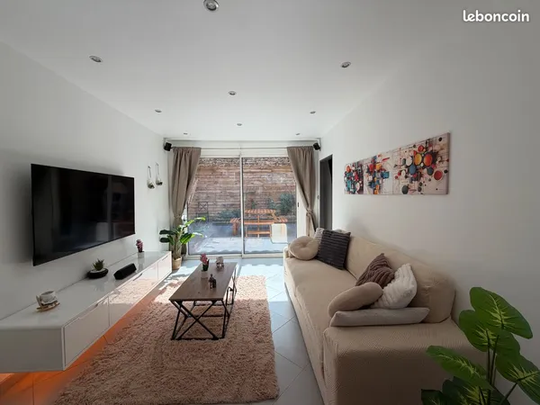 Maison meublée 3 chambres - Terrasse 35 m² et garage privatif