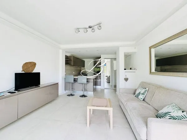 Studio 1 pièce 27 m²