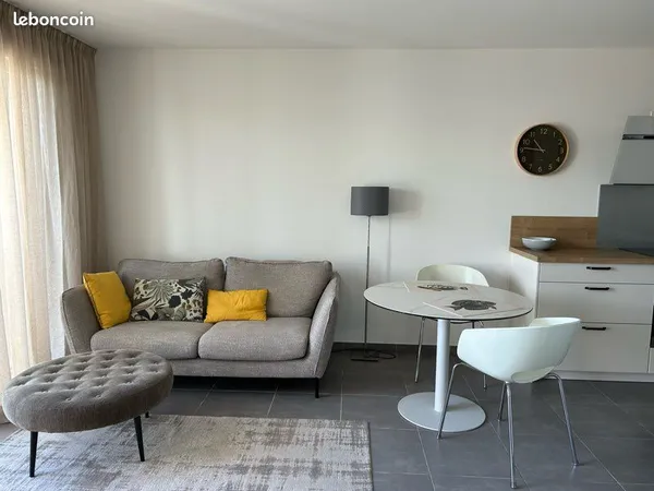 Appartement. 2 pièces . 44m2 . étage 5/6