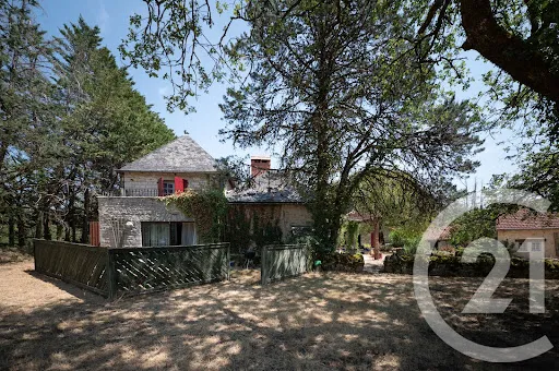 Maison 10 pièces 249 m²