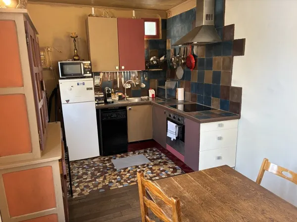 Loue maison meublée 3 chambres et deux studio indépendant avec jardin à 200m métro paul vaillant coû