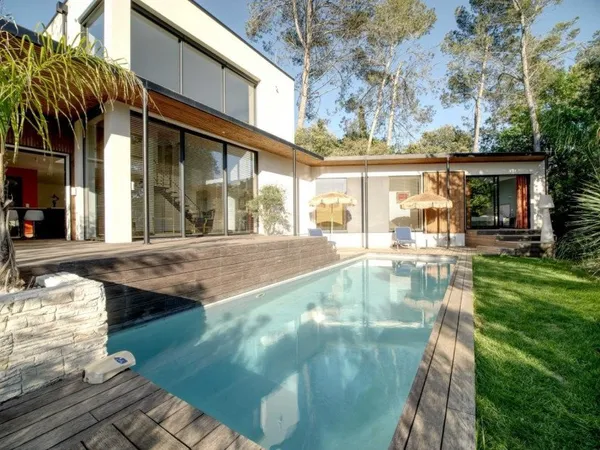 Maison contemporaine 8 pièces 220 m²