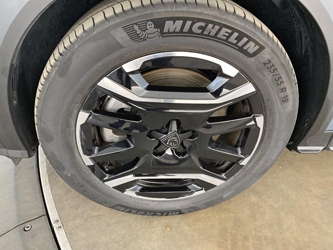 Peugeot 3008 electrique 210 ch 73 kwh allure — photo 11