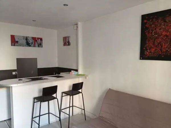 Appartement Studio BORDEAUX - 23 m2 - 550 Euros TTC