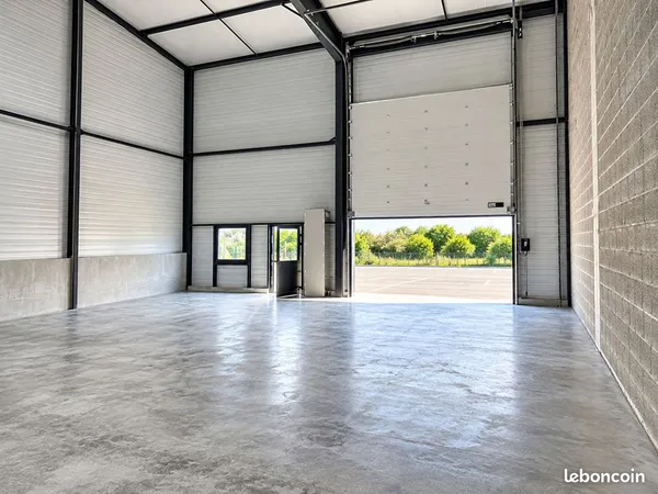 Entrepôt 137 m² QUIMPER