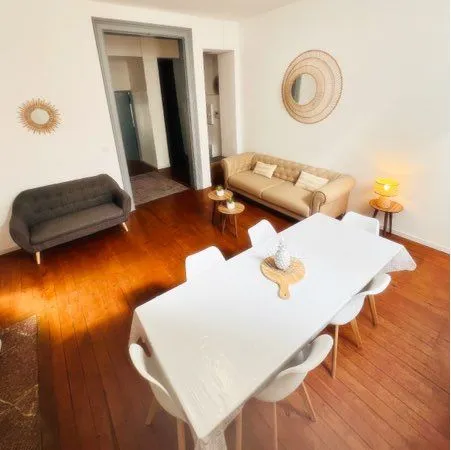 Location chambre meublée avec salle de bain privée