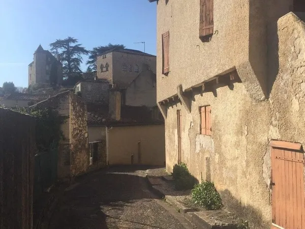 Maison de poupée à Puy l'Évêque