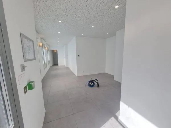 Local commercial 110 m²
