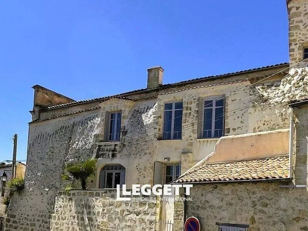 Maison 6 pièces 300 m²