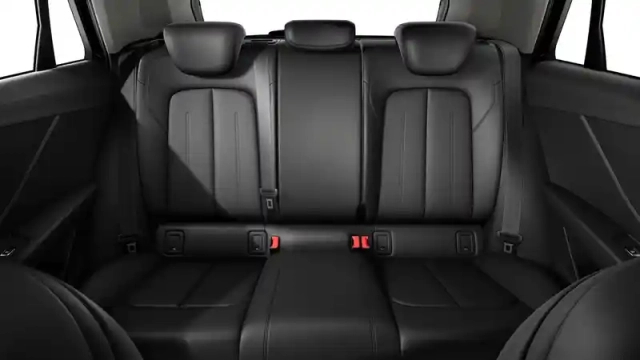 Audi Q2 35 tfsi 150 s tronic 7 — photo 8