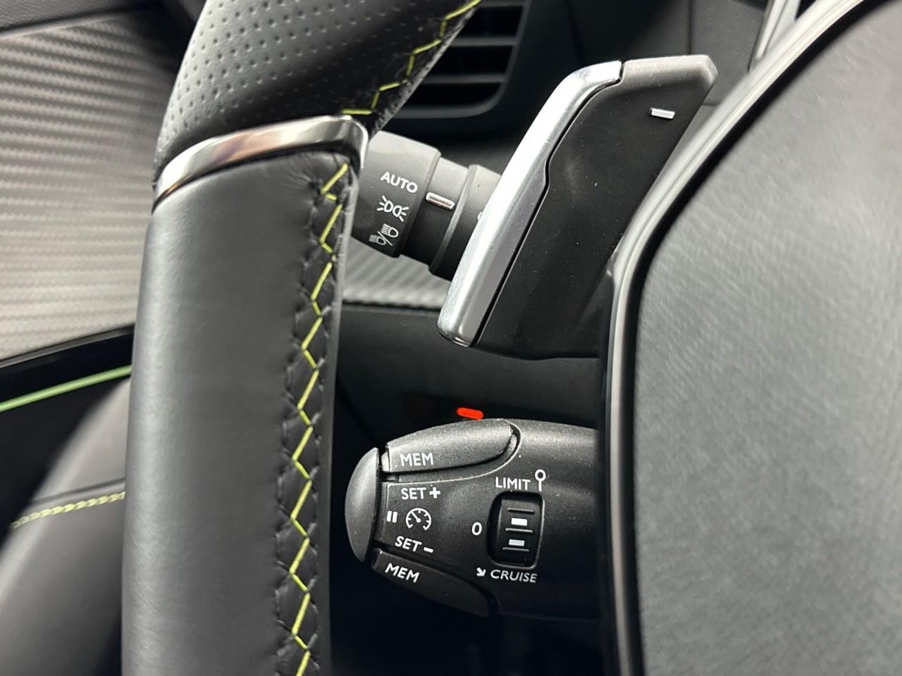 Peugeot 208 puretech 100 s&s eat8 gt — photo 17