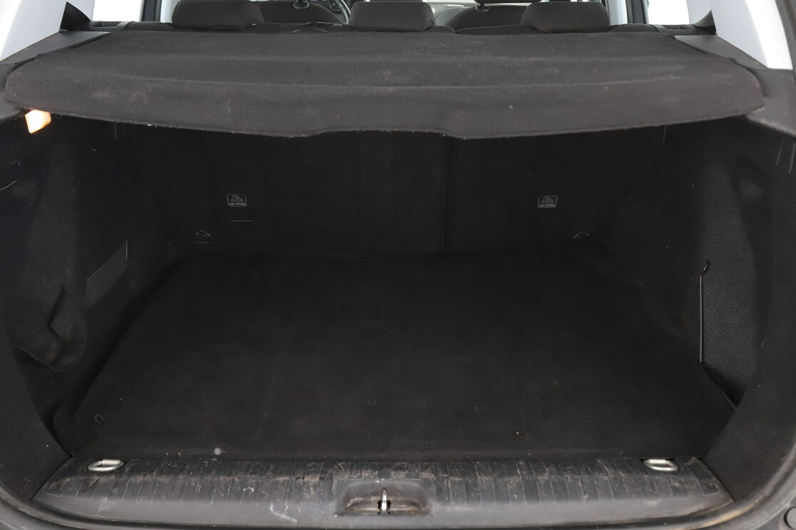 Peugeot 2008 1.6 Blue-HDi Active Business — photo 16