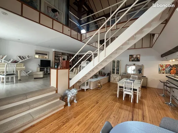 Loft/atelier/surface 9 pièces 276 m²