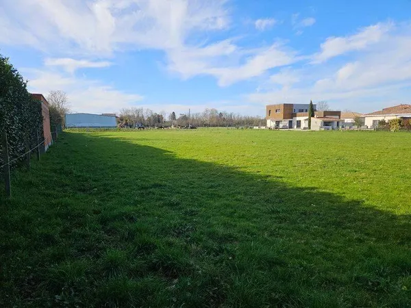 Terrain constructible 2590 m²