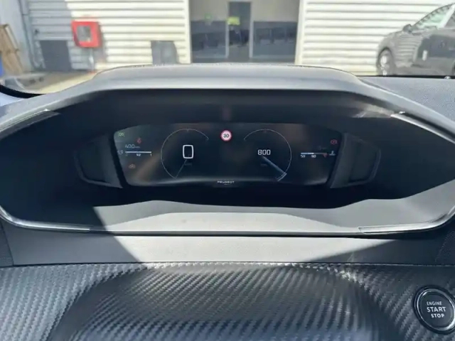 Peugeot 208 turbo 100 ch bvm6 — photo 10