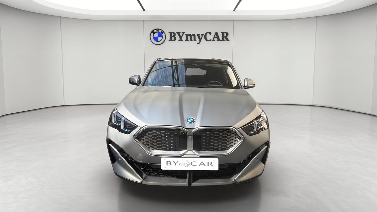 BMW iX2 eDrive20 204ch BVA — photo 8