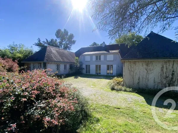 Maison 6 pièces 290 m²