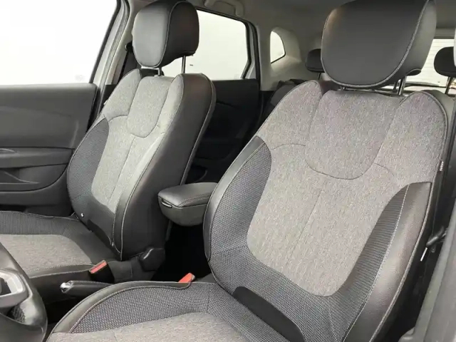 Renault Captur tce 90 energy — photo 9