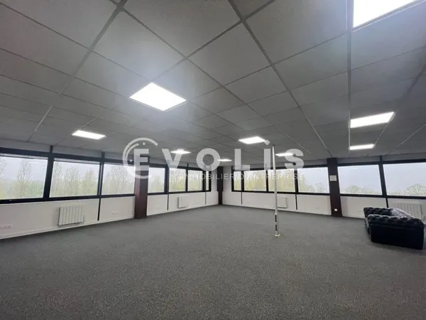 Bureaux - A VENDRE - 236 m² non divisibles