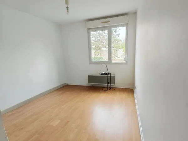 Chambre disponible dans colocation à Monplaisir