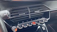 Peugeot 2008 1.2 PureTech 130ch S&S GT — photo 15