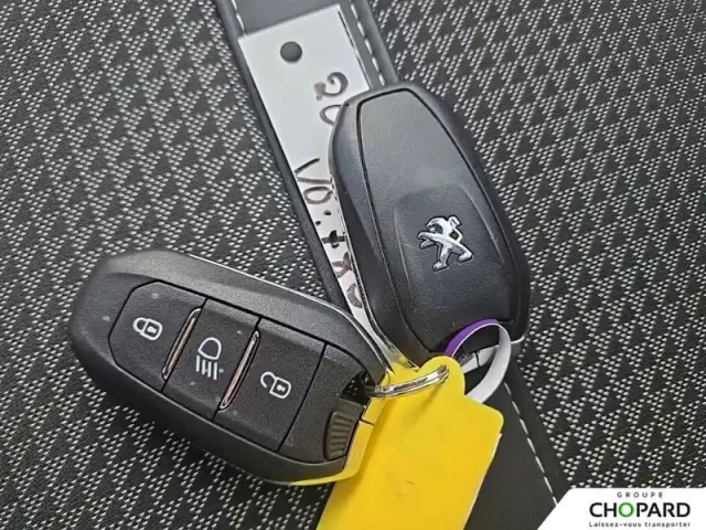 Peugeot 208 puretech 100 s&amp;s bvm6 — photo 95