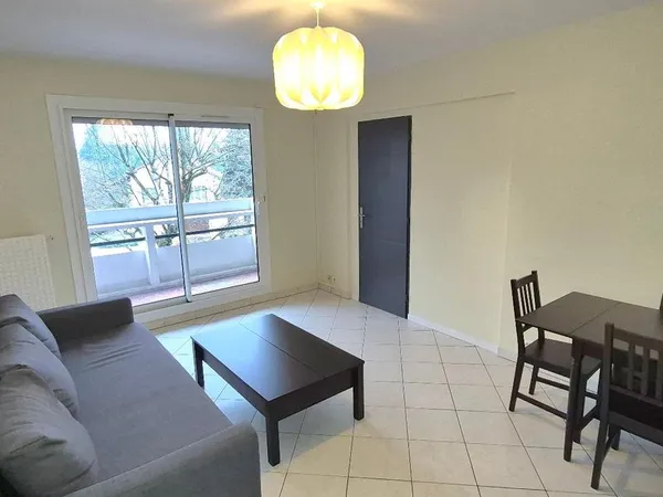 Tassin-la-Demi-Lune - T3 meublé de 64 m² avec loggia et parkings