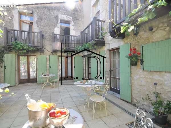 Maison de village 10 pièces 301 m²