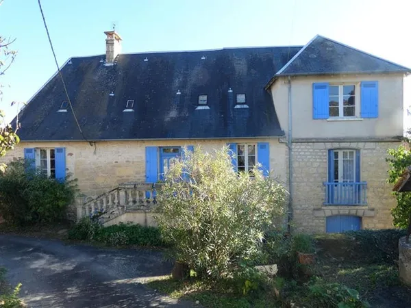Maison 143 m2 / 4 chambres / 2 granges / terrain 3200m²